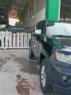 جیپ گراند شیرۆکی